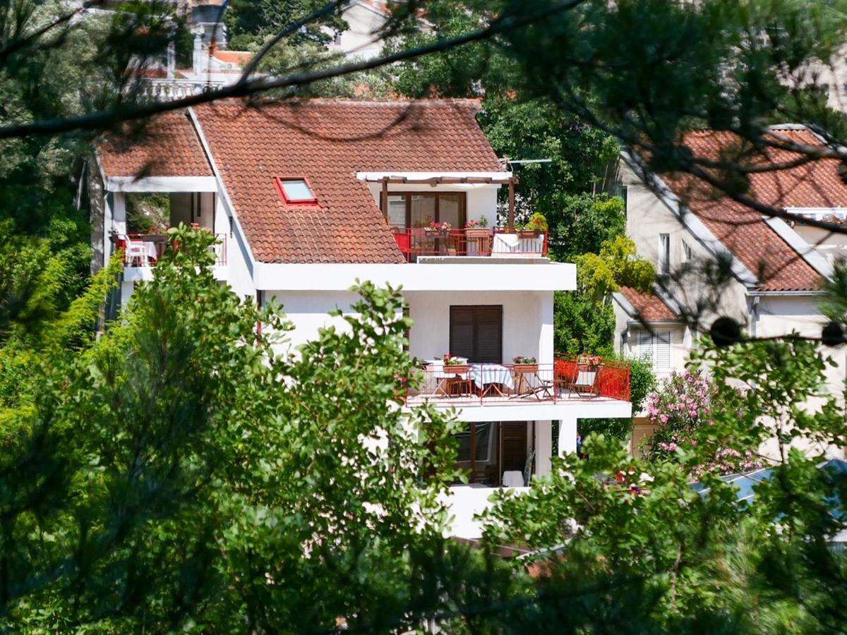 Apartment Almaja *